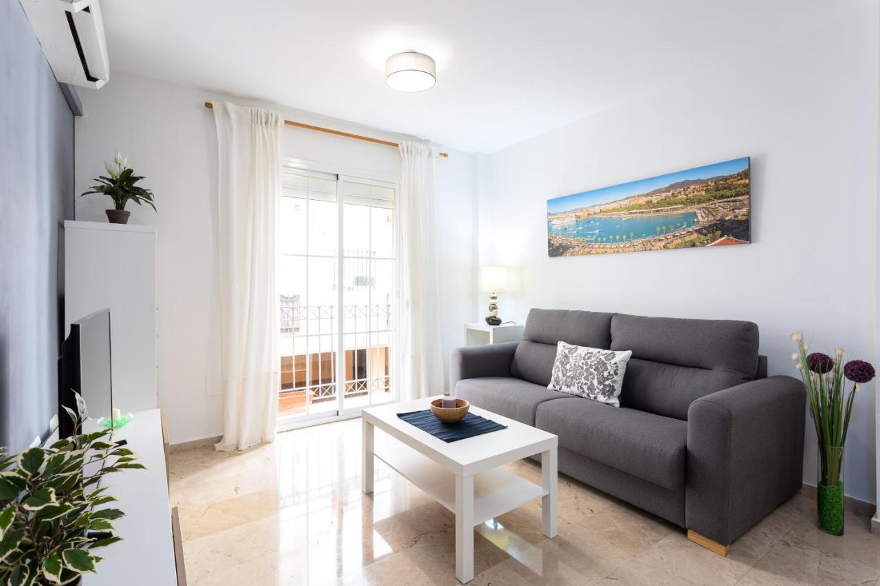 Holidays2Malaga Capuchinos French Balconies, Private Parking, Wifi & Air Con Exterior photo